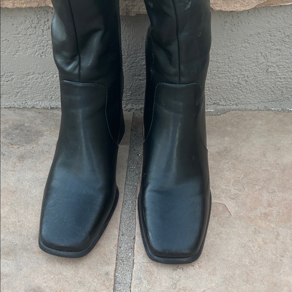 Classic Knee High Leather Boots with Square Toe Sturdy Heal - Picture 4 of 4